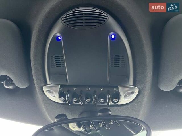 Белый Мини Купер, объемом двигателя 2 л и пробегом 213 тыс. км за 14500 $, фото 15 на Automoto.ua