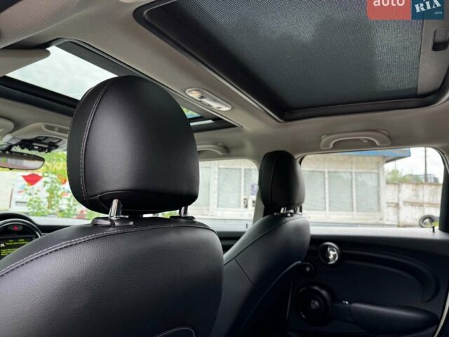 Білий Міні Cooper, об'ємом двигуна 1.5 л та пробігом 86 тис. км за 12440 $, фото 28 на Automoto.ua