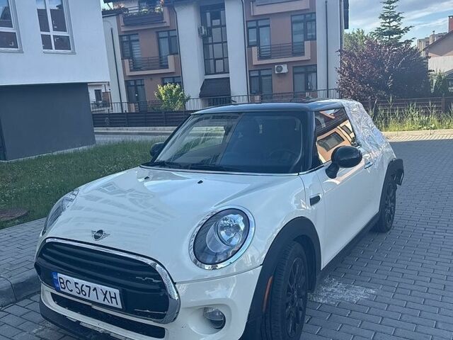 Білий Міні Cooper, об'ємом двигуна 1.5 л та пробігом 101 тис. км за 4000 $, фото 1 на Automoto.ua