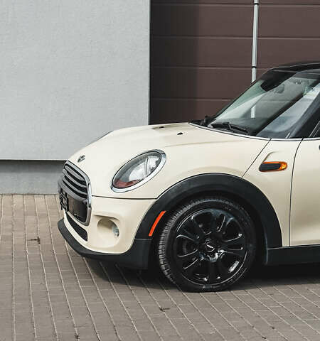 Білий Міні Cooper, об'ємом двигуна 1.5 л та пробігом 207 тис. км за 11900 $, фото 3 на Automoto.ua