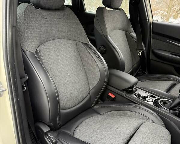 Белый Мини Купер, объемом двигателя 2 л и пробегом 152 тыс. км за 13000 $, фото 44 на Automoto.ua