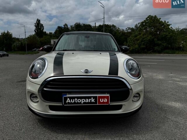 Білий Міні Cooper, об'ємом двигуна 1.5 л та пробігом 86 тис. км за 12440 $, фото 1 на Automoto.ua