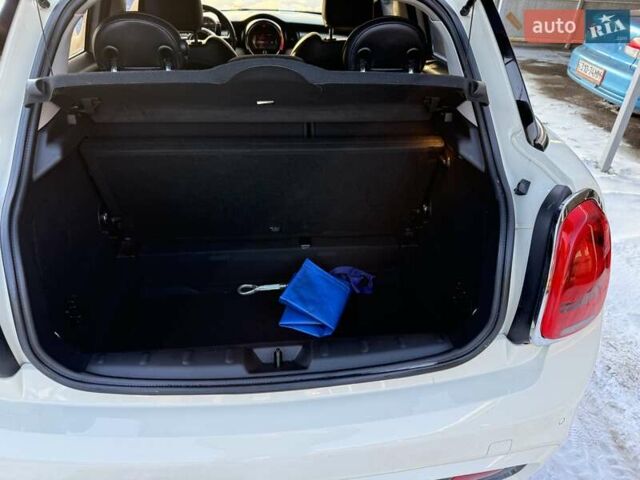 Белый Мини Купер, объемом двигателя 2 л и пробегом 99 тыс. км за 12100 $, фото 10 на Automoto.ua