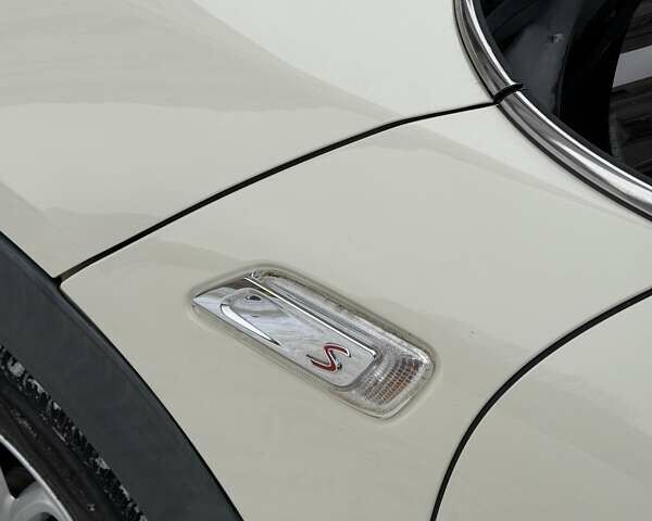 Белый Мини Купер, объемом двигателя 2 л и пробегом 152 тыс. км за 13000 $, фото 42 на Automoto.ua