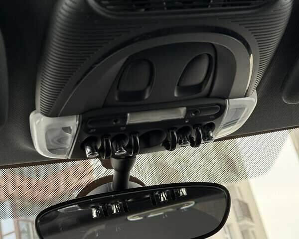 Белый Мини Купер, объемом двигателя 2 л и пробегом 152 тыс. км за 13000 $, фото 33 на Automoto.ua