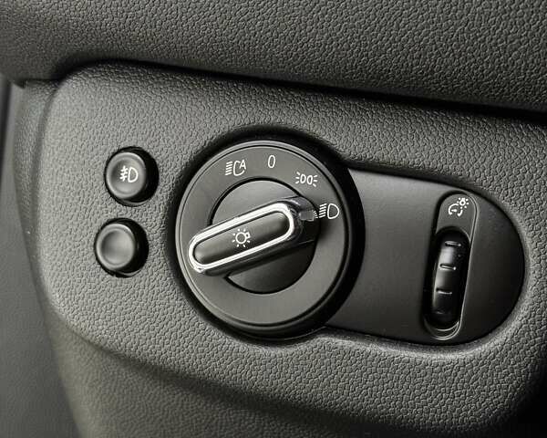 Белый Мини Купер, объемом двигателя 2 л и пробегом 152 тыс. км за 13000 $, фото 38 на Automoto.ua