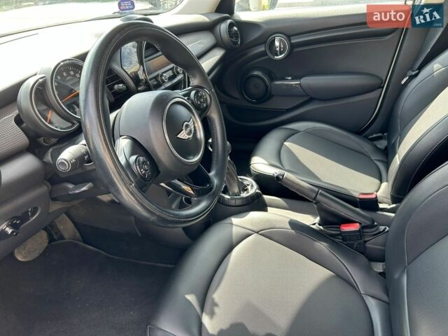 Білий Міні Cooper, об'ємом двигуна 0 л та пробігом 207 тис. км за 11499 $, фото 6 на Automoto.ua