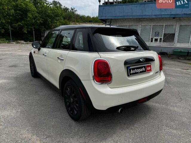 Білий Міні Cooper, об'ємом двигуна 1.5 л та пробігом 86 тис. км за 12440 $, фото 8 на Automoto.ua