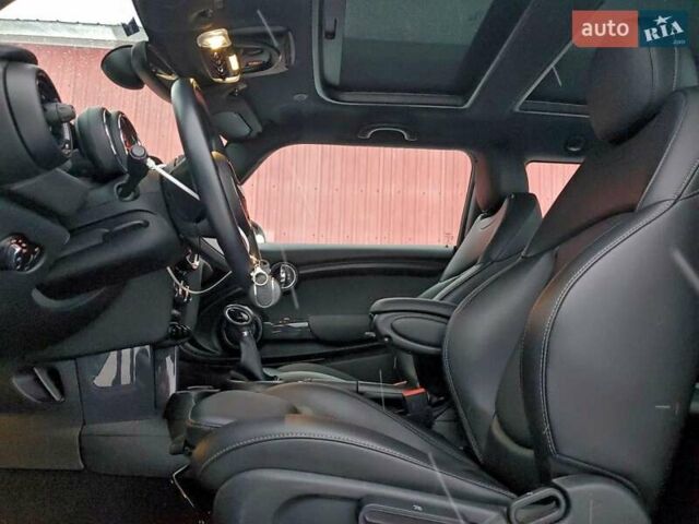 Белый Мини Купер, объемом двигателя 1.5 л и пробегом 65 тыс. км за 1600 $, фото 7 на Automoto.ua