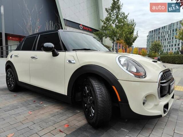 Білий Міні Cooper, об'ємом двигуна 2 л та пробігом 138 тис. км за 17490 $, фото 30 на Automoto.ua
