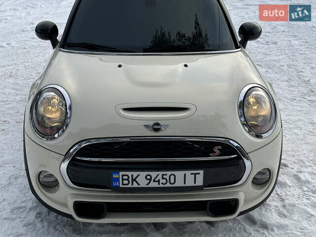 Білий Міні Cooper, об'ємом двигуна 2 л та пробігом 138 тис. км за 15999 $, фото 14 на Automoto.ua
