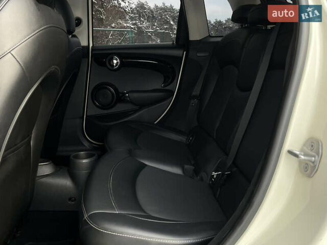 Білий Міні Cooper, об'ємом двигуна 2 л та пробігом 138 тис. км за 15999 $, фото 47 на Automoto.ua