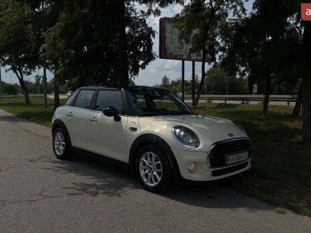 Білий Міні Cooper, об'ємом двигуна 1.5 л та пробігом 88 тис. км за 14250 $, фото 3 на Automoto.ua