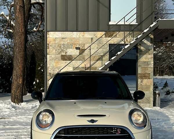 Білий Міні Cooper, об'ємом двигуна 2 л та пробігом 138 тис. км за 15999 $, фото 1 на Automoto.ua