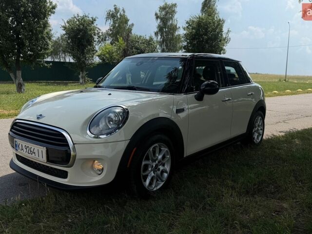 Білий Міні Cooper, об'ємом двигуна 1.5 л та пробігом 88 тис. км за 14250 $, фото 4 на Automoto.ua
