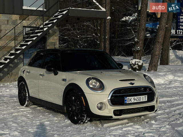 Білий Міні Cooper, об'ємом двигуна 2 л та пробігом 138 тис. км за 15999 $, фото 2 на Automoto.ua