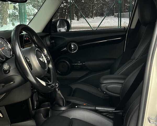 Білий Міні Cooper, об'ємом двигуна 2 л та пробігом 138 тис. км за 15999 $, фото 28 на Automoto.ua