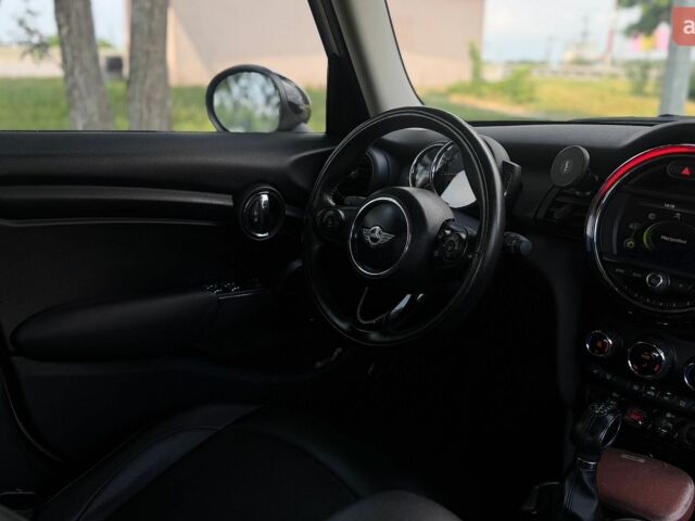 Білий Міні Cooper, об'ємом двигуна 1.5 л та пробігом 88 тис. км за 14250 $, фото 32 на Automoto.ua