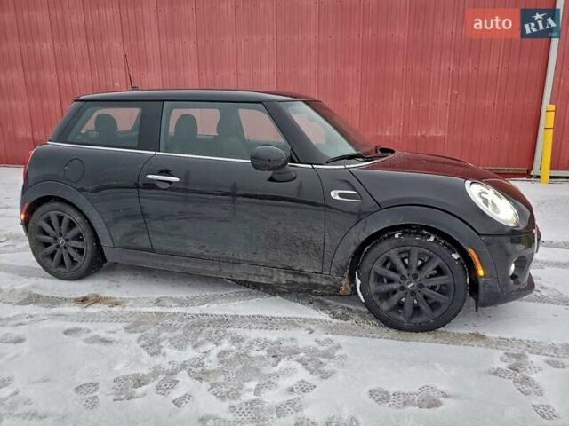 Белый Мини Купер, объемом двигателя 1.5 л и пробегом 65 тыс. км за 1600 $, фото 1 на Automoto.ua