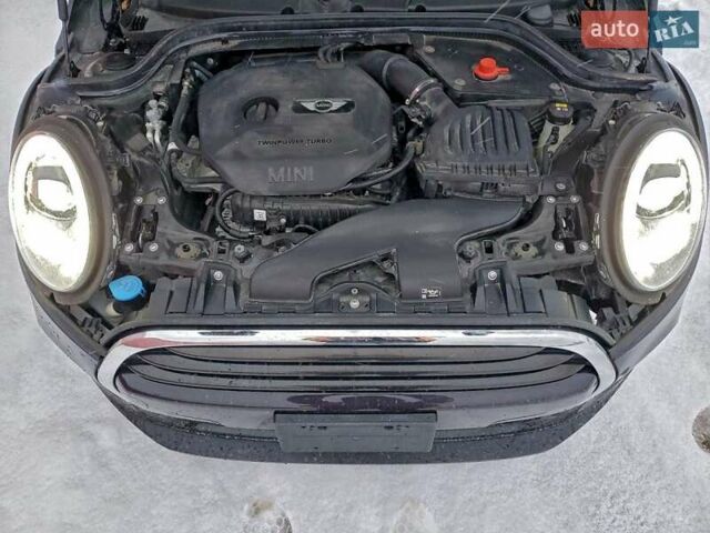 Белый Мини Купер, объемом двигателя 1.5 л и пробегом 65 тыс. км за 1600 $, фото 10 на Automoto.ua
