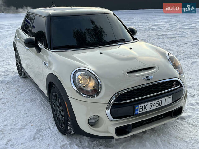 Білий Міні Cooper, об'ємом двигуна 2 л та пробігом 138 тис. км за 15999 $, фото 10 на Automoto.ua