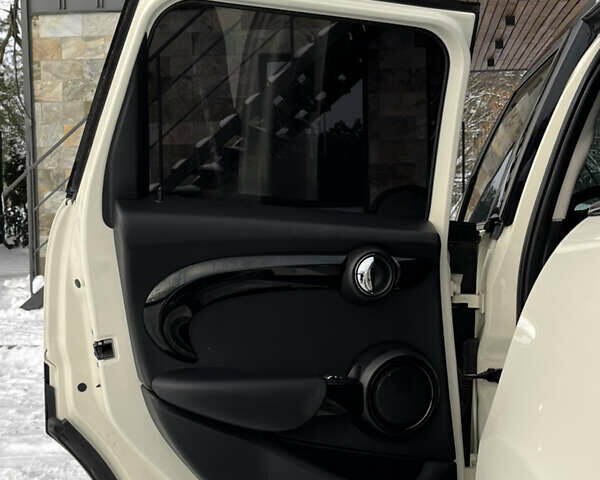 Білий Міні Cooper, об'ємом двигуна 2 л та пробігом 138 тис. км за 15999 $, фото 17 на Automoto.ua