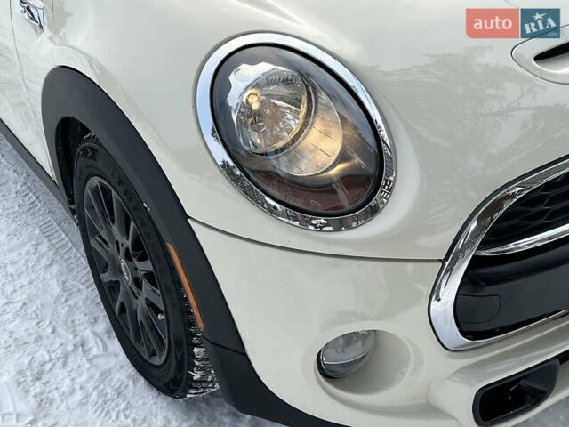 Білий Міні Cooper, об'ємом двигуна 2 л та пробігом 138 тис. км за 15999 $, фото 11 на Automoto.ua