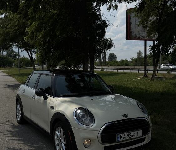 Белый Мини Купер, объемом двигателя 1.5 л и пробегом 88 тыс. км за 14243 $, фото 19 на Automoto.ua
