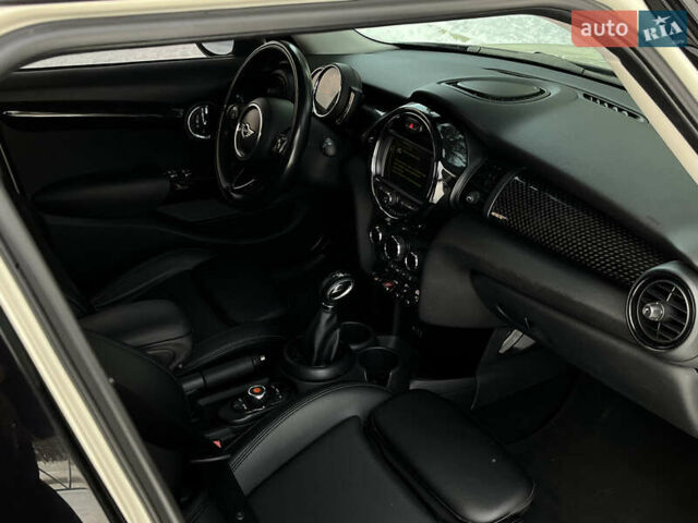 Білий Міні Cooper, об'ємом двигуна 2 л та пробігом 138 тис. км за 15999 $, фото 22 на Automoto.ua