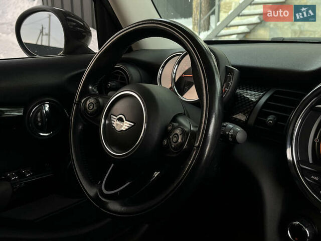 Білий Міні Cooper, об'ємом двигуна 2 л та пробігом 138 тис. км за 15999 $, фото 35 на Automoto.ua