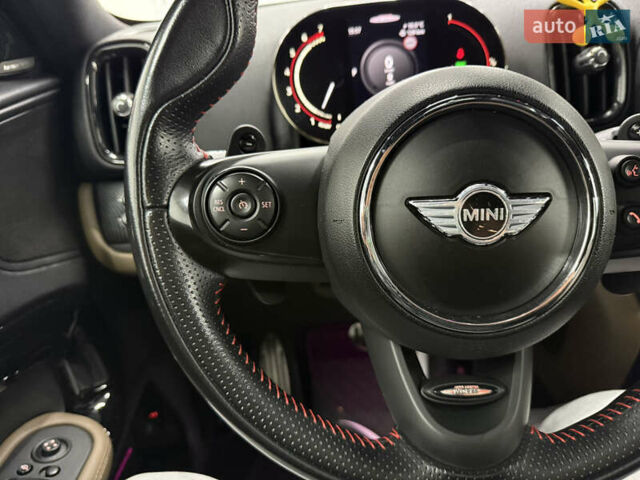 Белый Мини Купер, объемом двигателя 2 л и пробегом 76 тыс. км за 25900 $, фото 10 на Automoto.ua