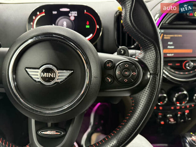 Белый Мини Купер, объемом двигателя 2 л и пробегом 76 тыс. км за 25900 $, фото 9 на Automoto.ua