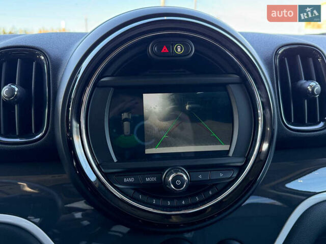 Белый Мини Купер, объемом двигателя 2 л и пробегом 170 тыс. км за 17500 $, фото 24 на Automoto.ua