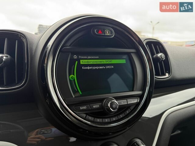 Білий Міні Cooper, об'ємом двигуна 2 л та пробігом 171 тис. км за 15800 $, фото 17 на Automoto.ua