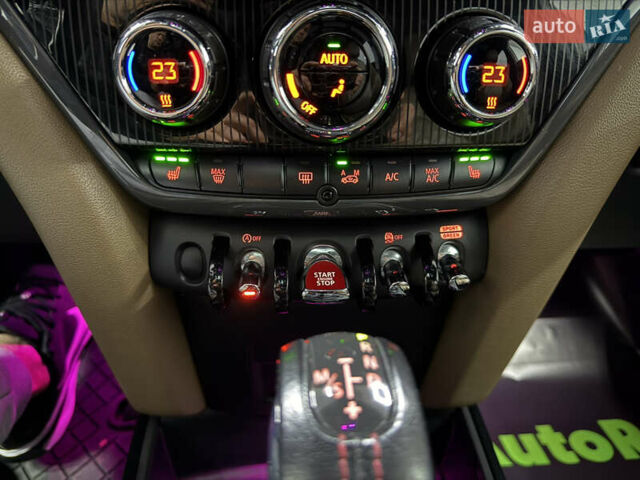 Белый Мини Купер, объемом двигателя 2 л и пробегом 76 тыс. км за 25900 $, фото 21 на Automoto.ua