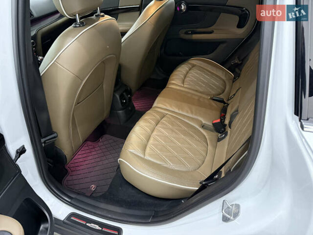 Белый Мини Купер, объемом двигателя 2 л и пробегом 76 тыс. км за 25900 $, фото 12 на Automoto.ua