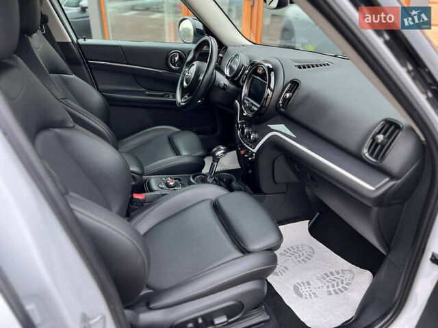 Белый Мини Купер, объемом двигателя 2 л и пробегом 170 тыс. км за 17500 $, фото 10 на Automoto.ua