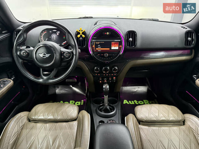 Белый Мини Купер, объемом двигателя 2 л и пробегом 76 тыс. км за 25900 $, фото 7 на Automoto.ua