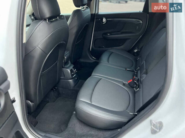 Белый Мини Купер, объемом двигателя 2 л и пробегом 170 тыс. км за 17500 $, фото 11 на Automoto.ua