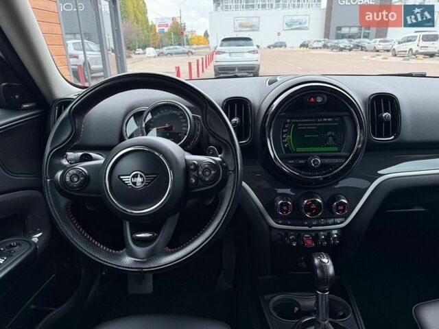 Білий Міні Cooper, об'ємом двигуна 2 л та пробігом 171 тис. км за 15800 $, фото 13 на Automoto.ua