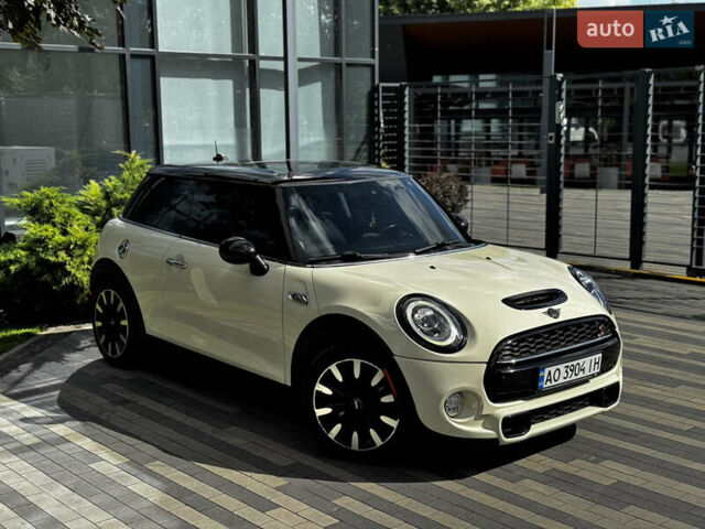 Білий Міні Cooper, об'ємом двигуна 2 л та пробігом 120 тис. км за 23200 $, фото 3 на Automoto.ua