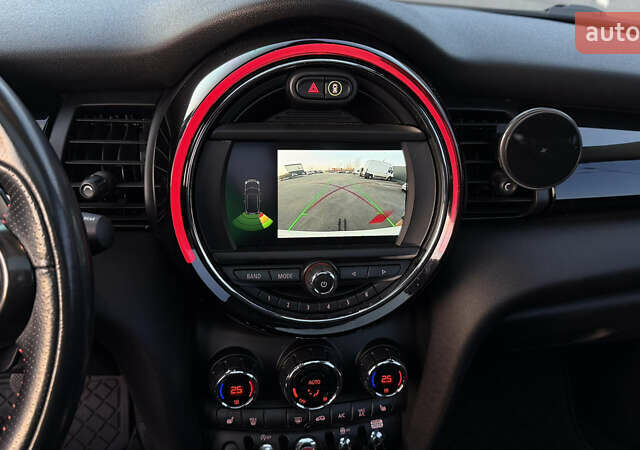 Белый Мини Купер, объемом двигателя 2 л и пробегом 123 тыс. км за 22000 $, фото 9 на Automoto.ua