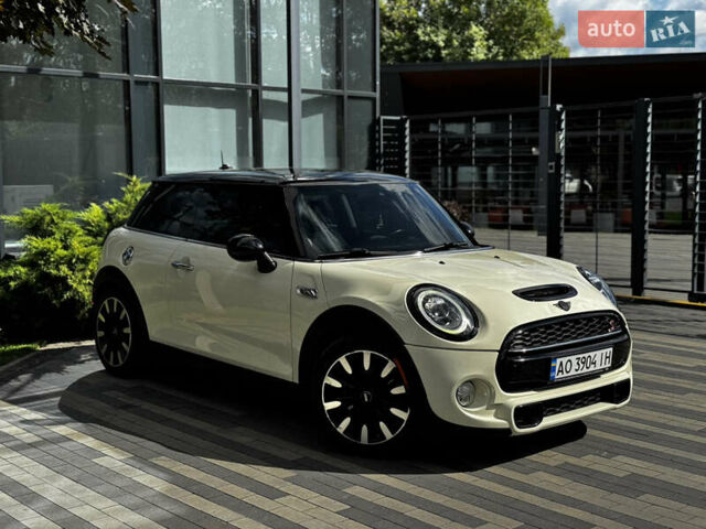 Білий Міні Cooper, об'ємом двигуна 2 л та пробігом 120 тис. км за 23200 $, фото 2 на Automoto.ua