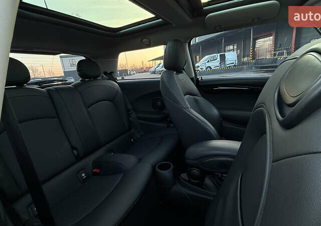 Белый Мини Купер, объемом двигателя 2 л и пробегом 123 тыс. км за 22000 $, фото 11 на Automoto.ua