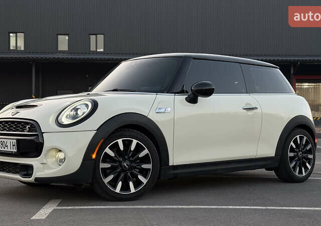 Белый Мини Купер, объемом двигателя 2 л и пробегом 123 тыс. км за 22000 $, фото 3 на Automoto.ua