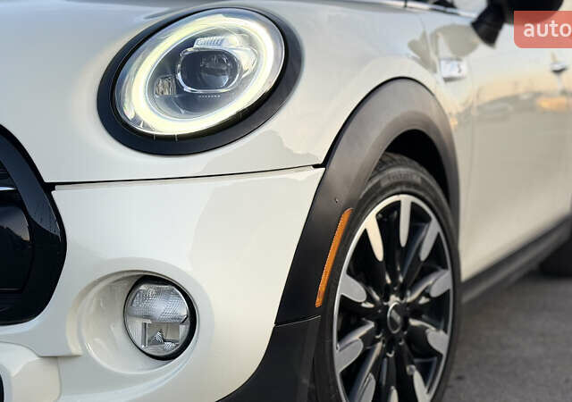 Белый Мини Купер, объемом двигателя 2 л и пробегом 123 тыс. км за 22000 $, фото 46 на Automoto.ua