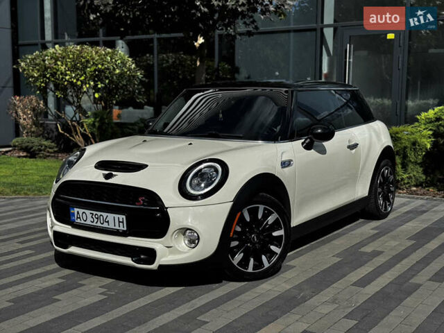 Білий Міні Cooper, об'ємом двигуна 2 л та пробігом 120 тис. км за 23200 $, фото 5 на Automoto.ua