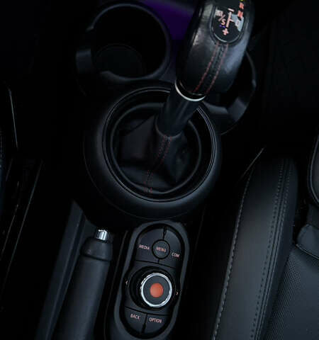 Белый Мини Купер, объемом двигателя 2 л и пробегом 123 тыс. км за 22000 $, фото 23 на Automoto.ua