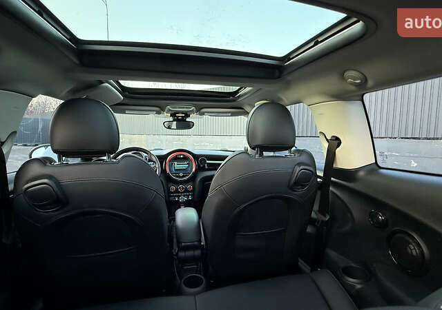 Белый Мини Купер, объемом двигателя 2 л и пробегом 123 тыс. км за 22000 $, фото 24 на Automoto.ua