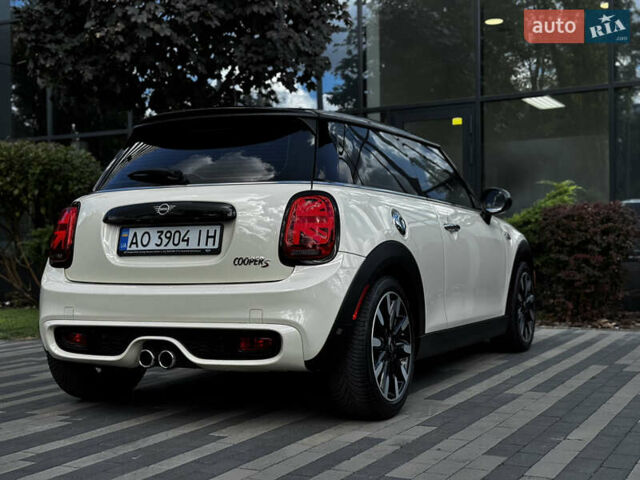 Білий Міні Cooper, об'ємом двигуна 2 л та пробігом 120 тис. км за 23200 $, фото 14 на Automoto.ua